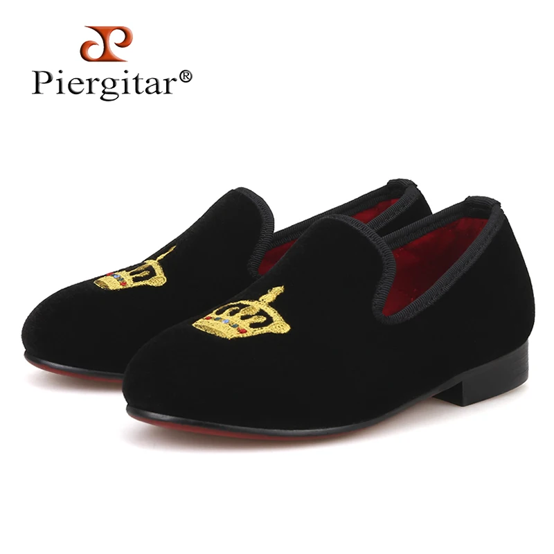 Piergitar new kid velvet shoes with gold crown embroidery Handmade children slippers birthday party kid loafers Daily kid's flat