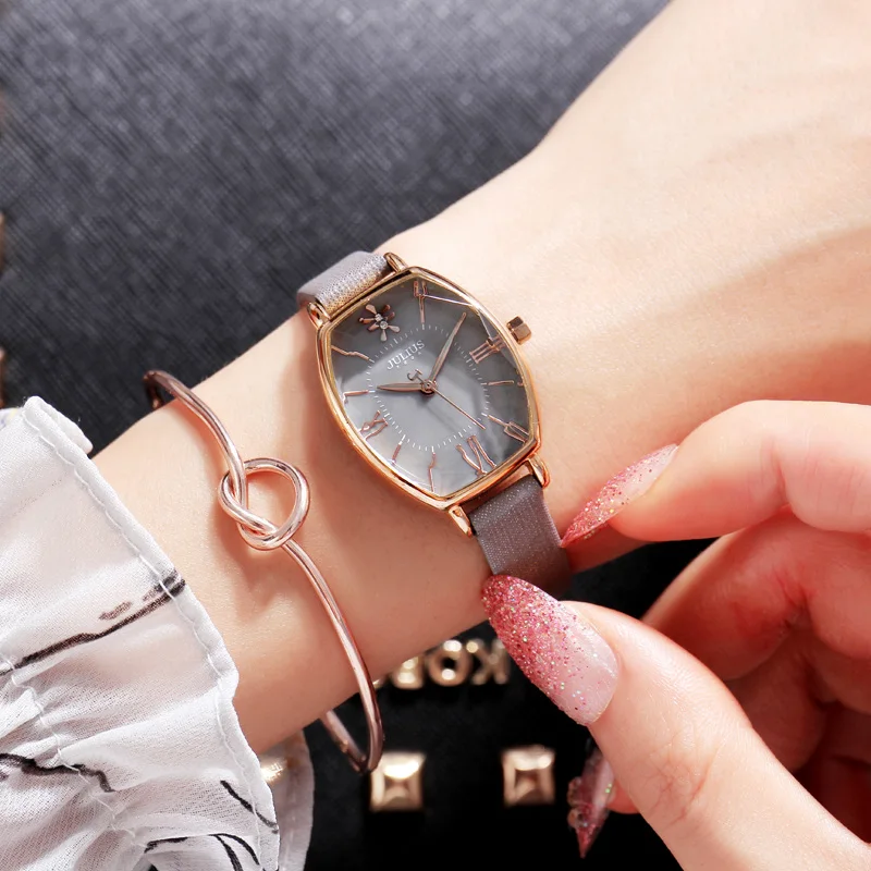 New Flower Women Trendy Elegant Leather Strap Watch Female Fashion Casual Good Quartz Wacht Water Resistant Analog Lady Clocks