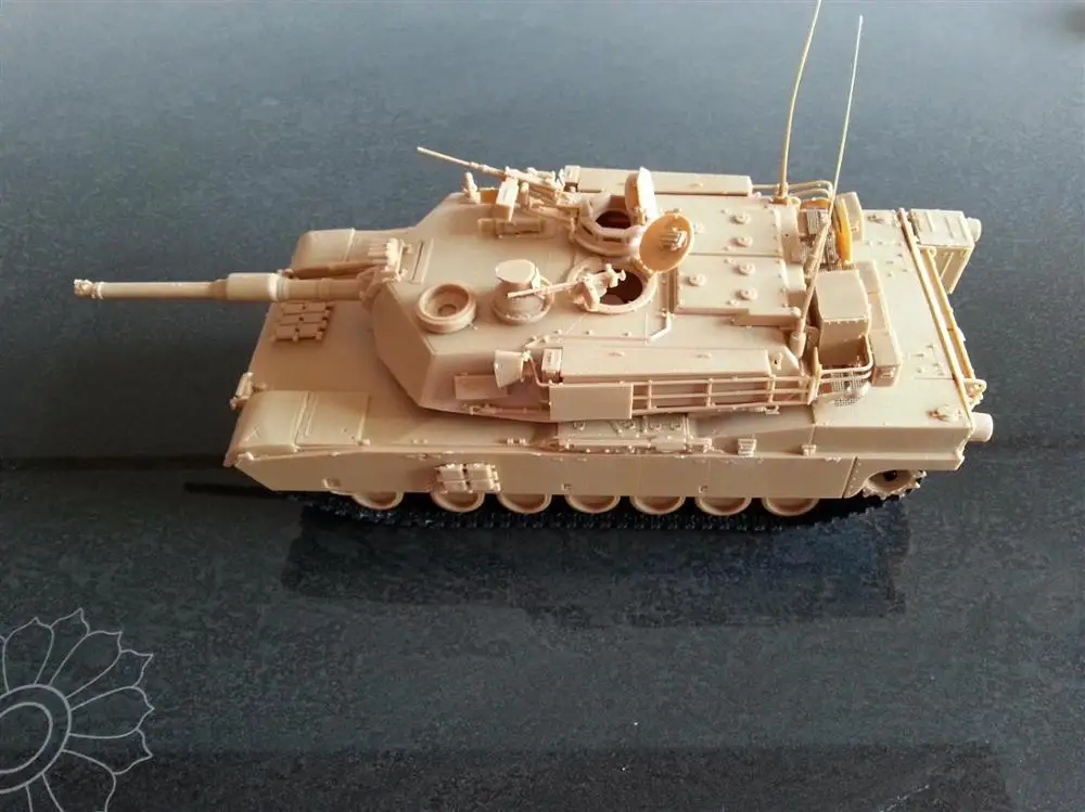США M1A2 Авраам главный боевой танк с мотором 1:35 масштаб DIY Пластиковые сборные модели игрушки