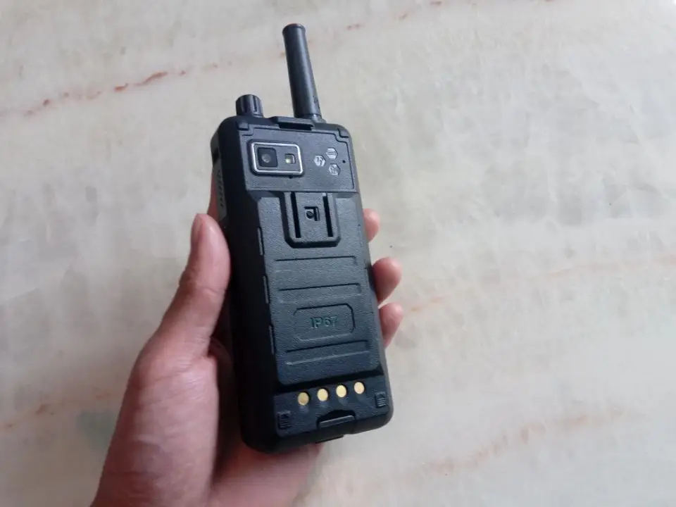 Rungee W5 ударопрочный телефон рация IP67 водонепроницаемый телефон 5000 мАч батарея 5Мп камера Android 6 смартфон
