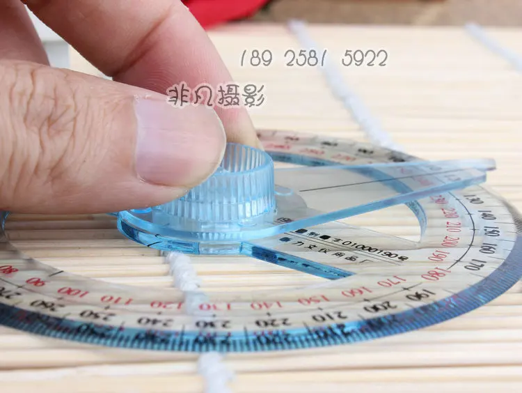 Студенты используют Полный Круглый транспортир diameter10cm поворотный иглы для удобного измерения