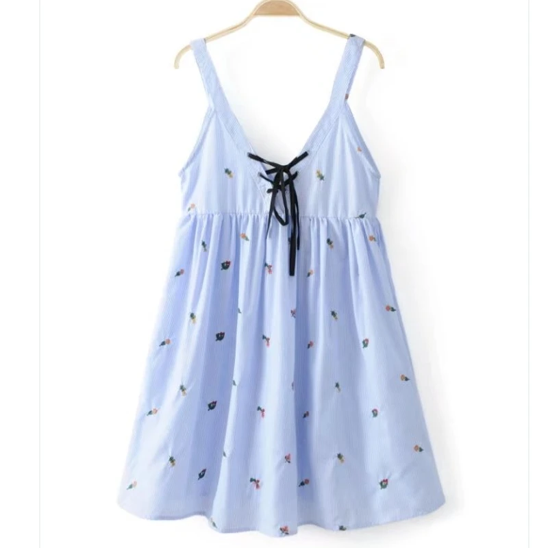 2017 женское винтажное платье в полоску с цветочной вышивкой мини на бретельках