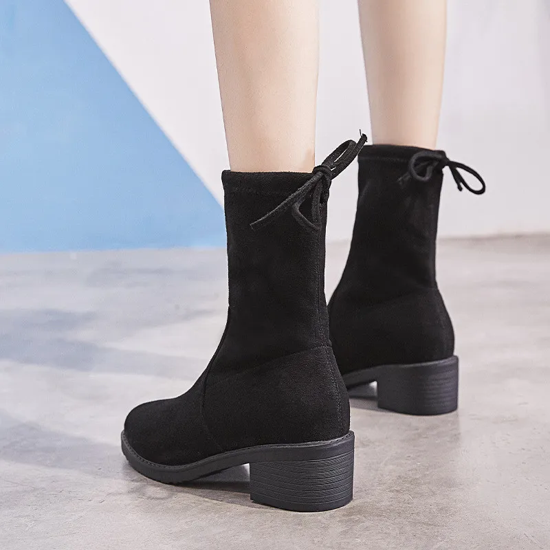 Женские сапоги с острым носком до середины икры из эластичной ткани на толстом