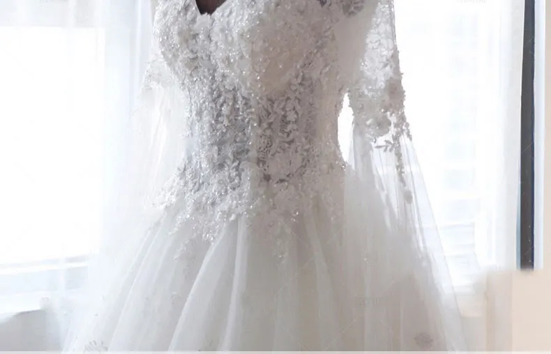 

Waulizane New Selling V-Neck A-Line Wedding Dresses Beading 3D Appliques Lace Flare Sleeves Court Train Bridal Gowns Plus Size