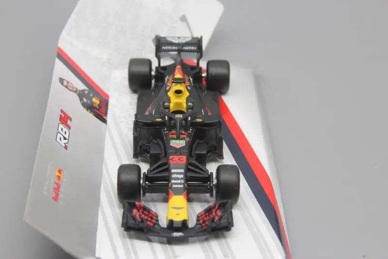 BBURAGO 1:43 2018 Red Bull RB14 Модель гоночного автомобиля #33 Новый в коробке|Наземный