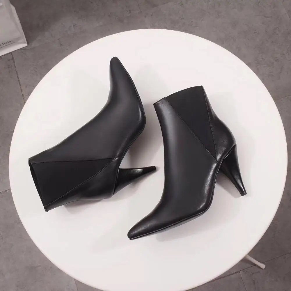 Женские полусапожки из натуральной кожи на высоком каблуке с молнией и острым