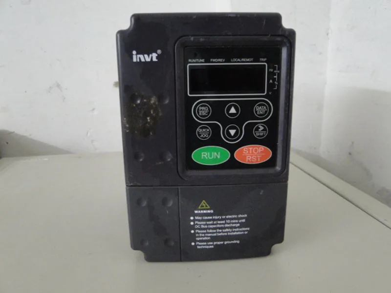Регулятор скорости вращения двигателя вторая рука CHF100-0R7G-S2 0.75KW 220 В Гарантия: 18