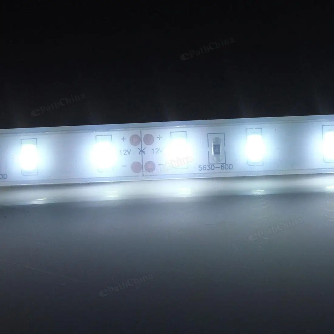 1 м водонепроницаемый 5630 SMD 60 Светодиодный светильник полоса IP65 14,4 Вт силиконовая трубка гибкая лента светильник лампа холодный белый DC12V 20-22Lm