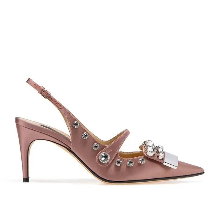 Женские атласные туфли лодочки с острым носком на среднем каблуке вырезами