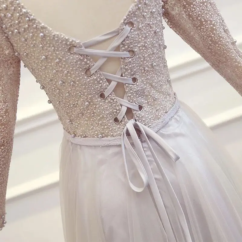 Женское вечернее платье из тюля длинное серебристое с кружевным верхом и