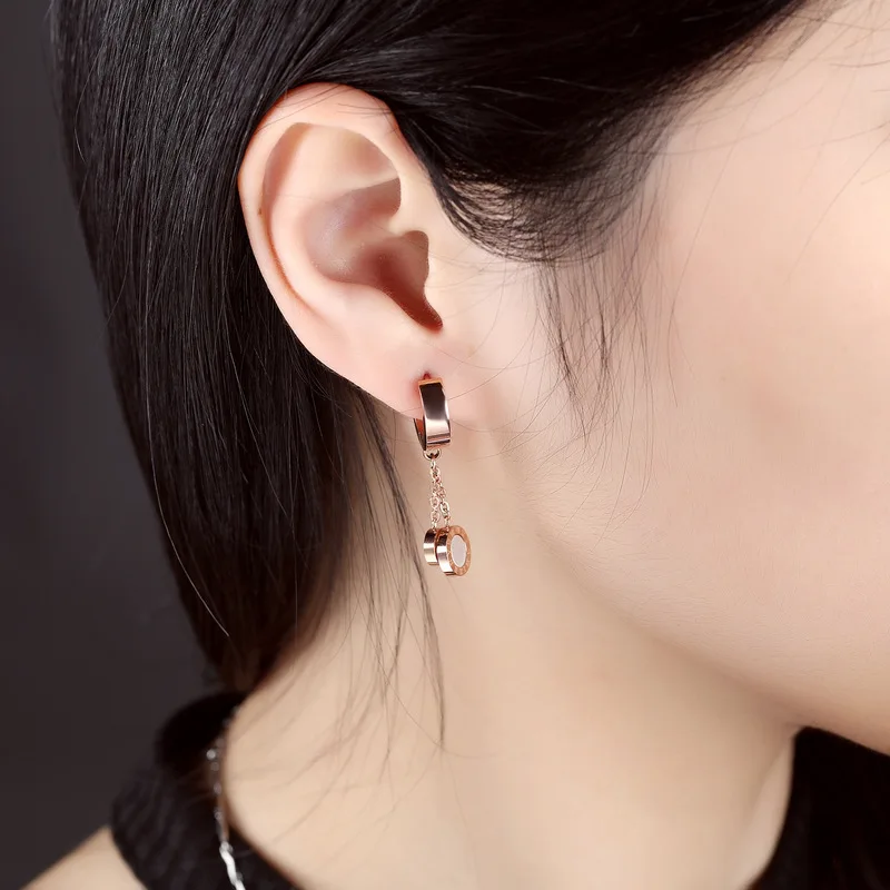 States temperament Roman numerals rose gold titanium steel stud earrings Personality contracted hipster circle | Украшения и