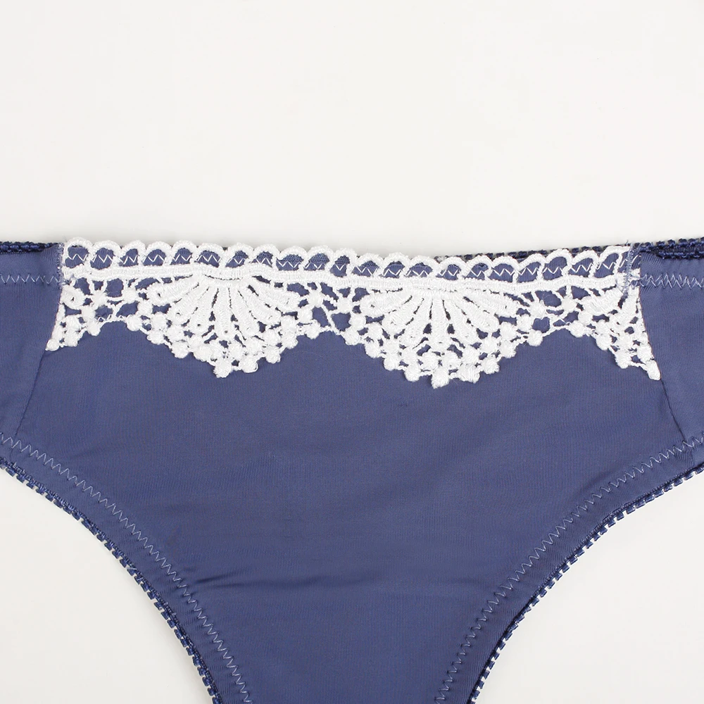 Женские удобные стринги с вышивкой украшенные цветами мягкое нижнее белье в