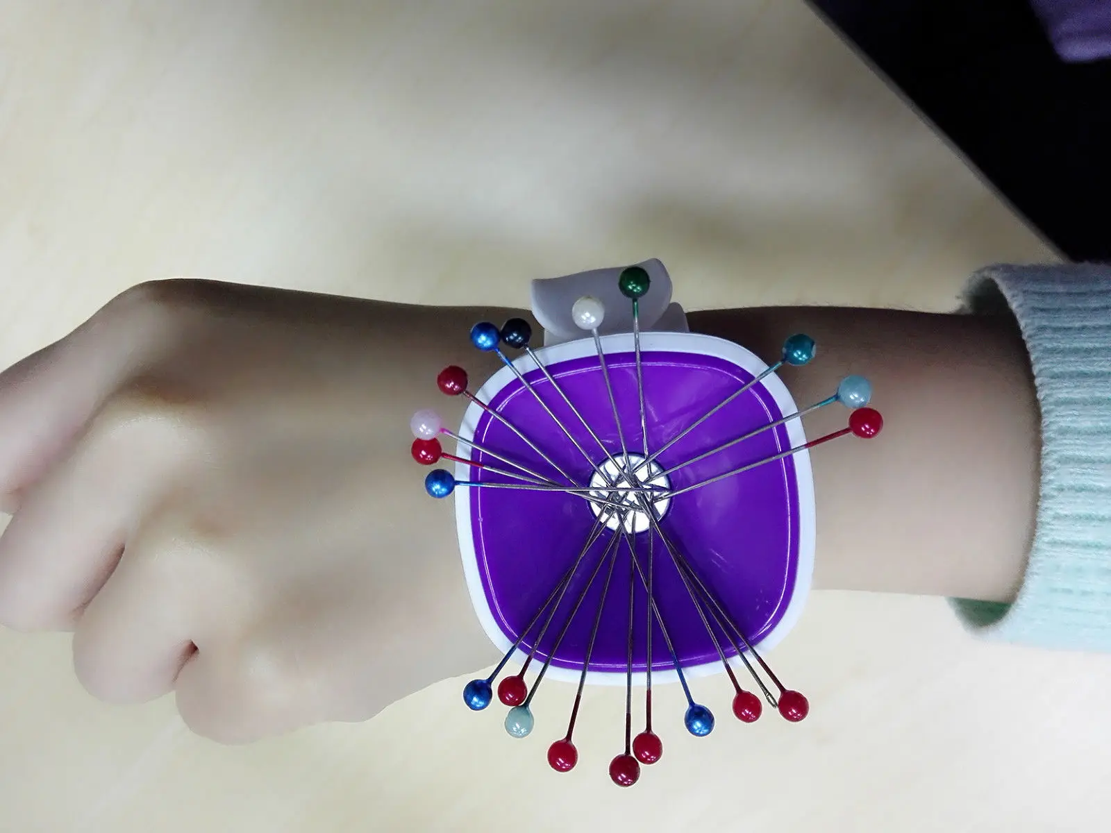 Hemline Wrist Pinny Magnetic Pin Holder Assorted | Дом и сад