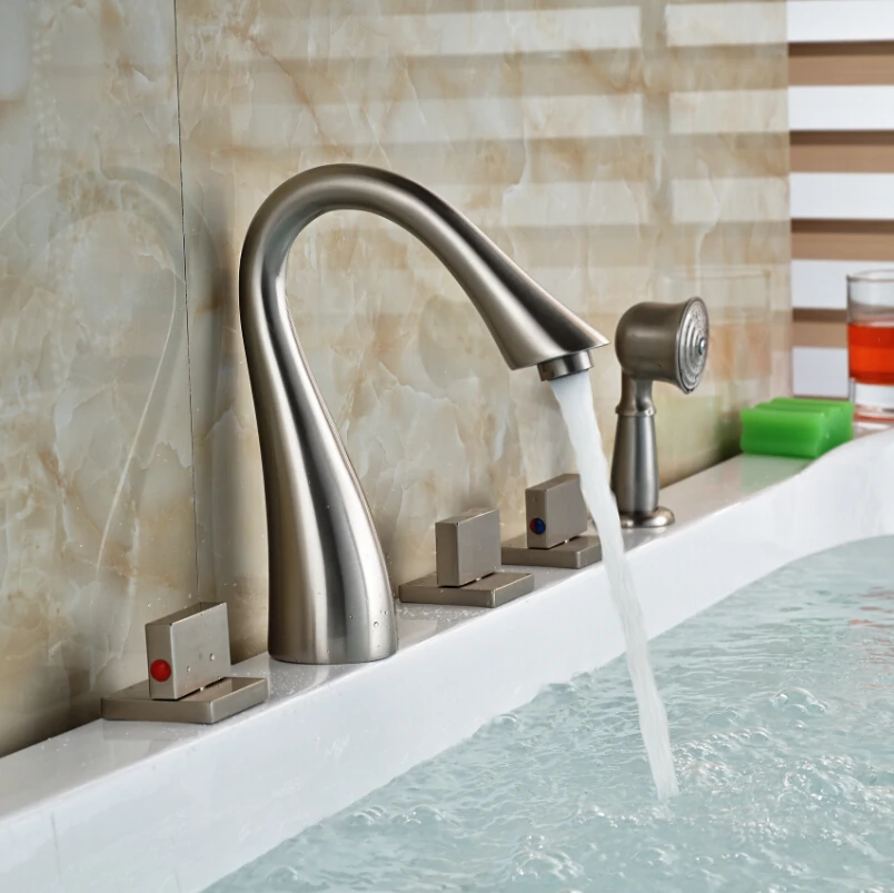 Новинка 2016 крепление на палубе широко распространенный ванный Римский смеситель