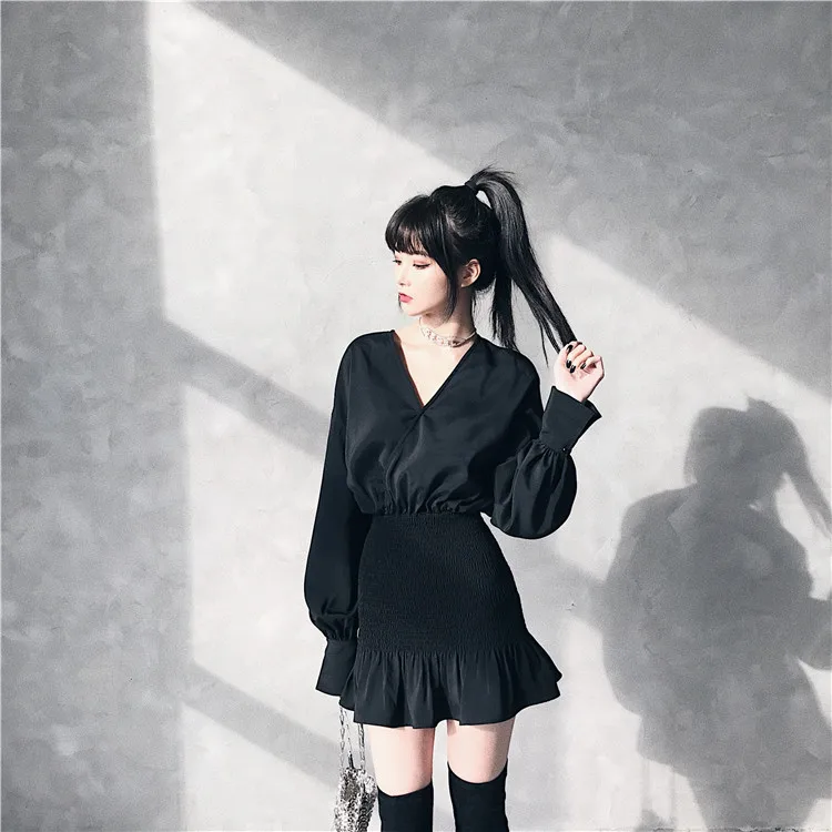 Женское мини платье с v образным вырезом и длинным рукавом облегающее вечернее