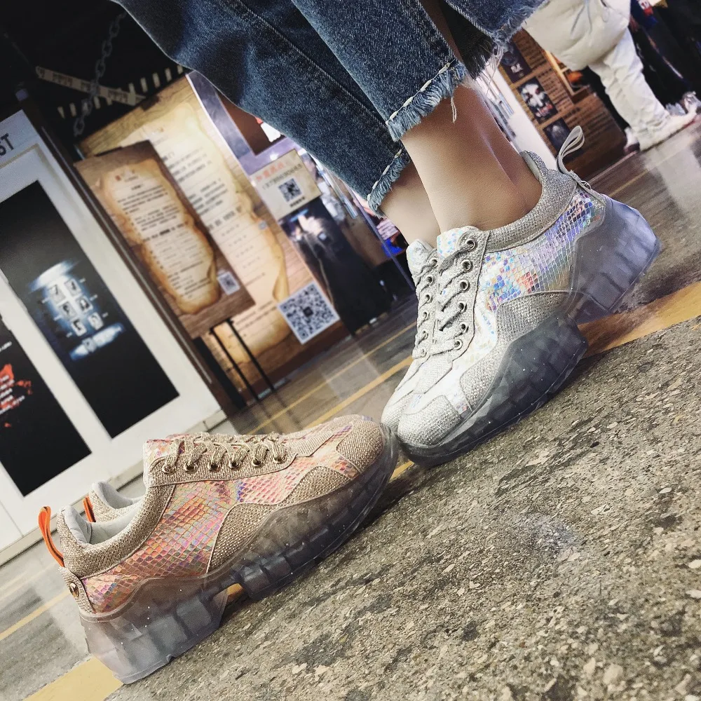 Новинка 2019 года женская повседневная обувь с лазером Весенняя на платформе