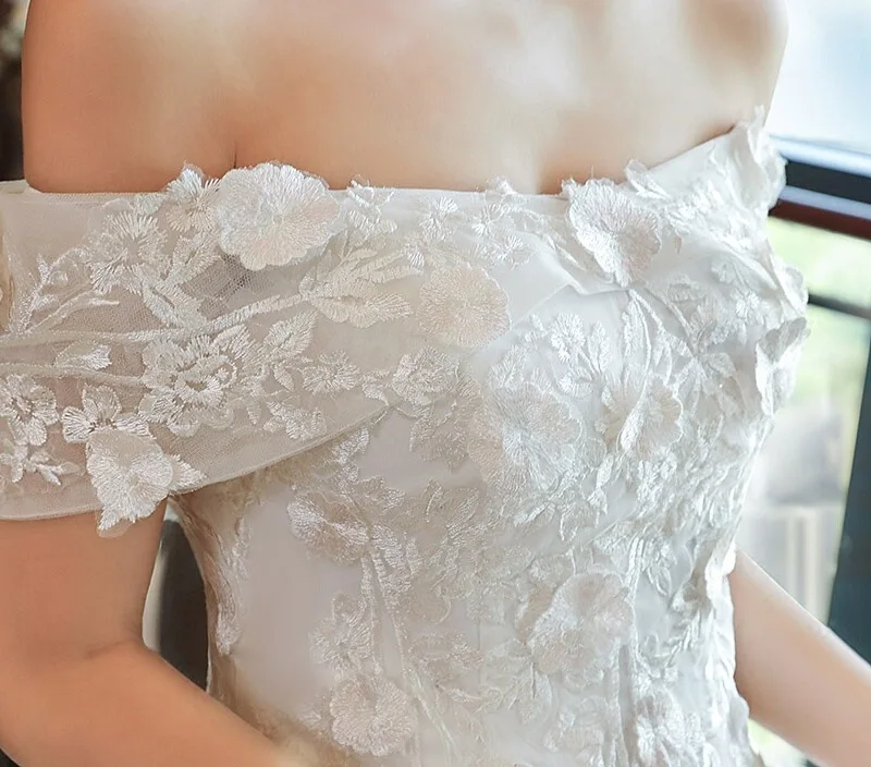 

Royal Train Wedding Dress With Boat-neck 2019 New Style White Lace Tulle Flower Long Princess Wedding Dress Romantic Elegent