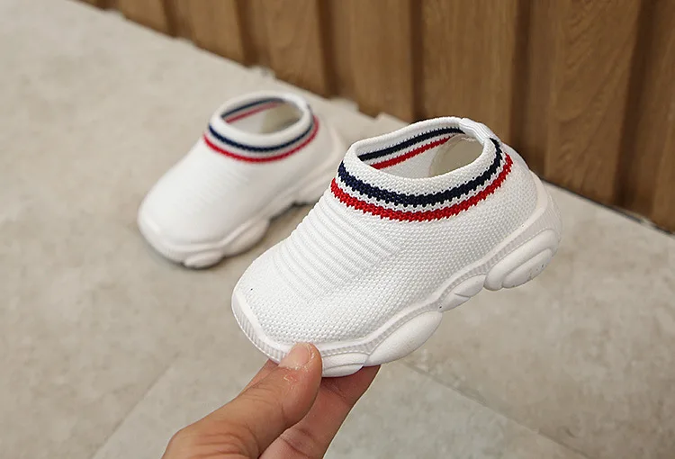 Детские tenis infantil; детская обувь для девочек и мальчиков; кроссовки из мягкой резины; Спортивные Повседневные кроссовки для детей; лоферы; детская обувь для малышей