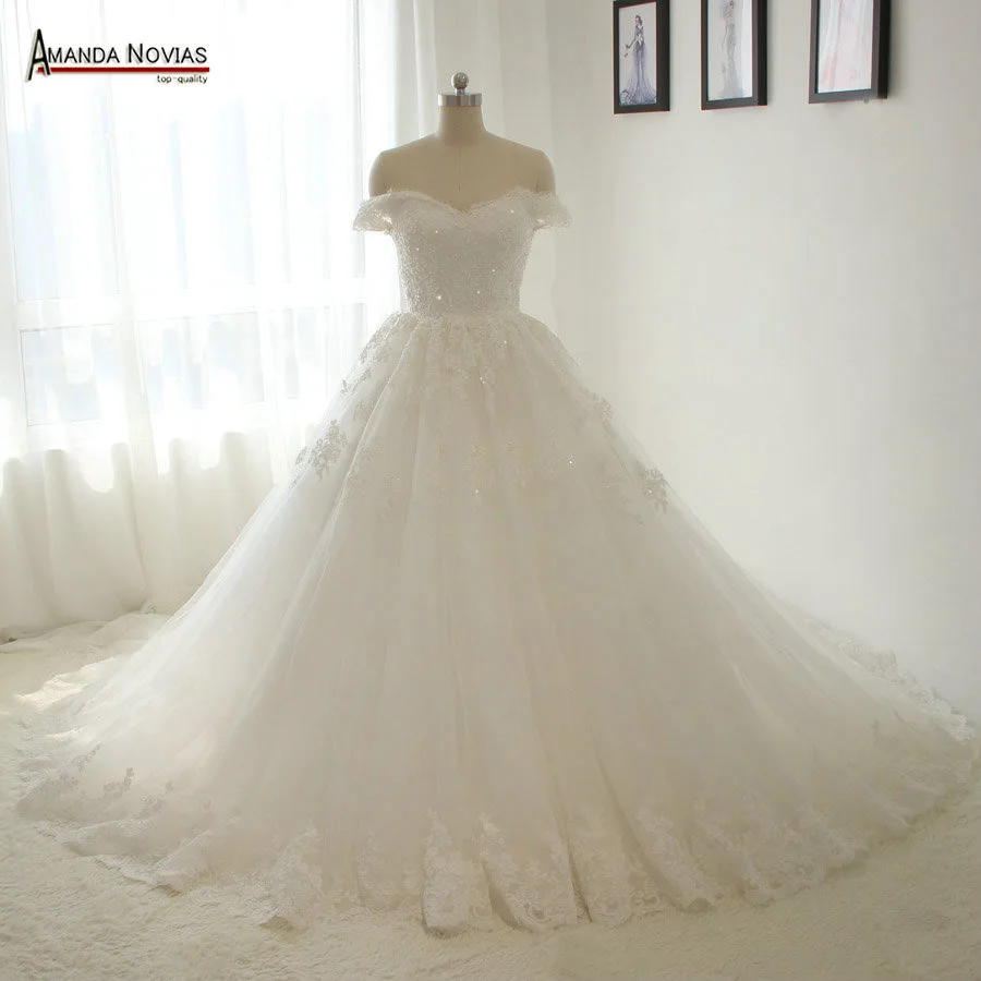 Новая модель 2022 свадебное платье с длинными рукавами и длинным шлейфом 100%