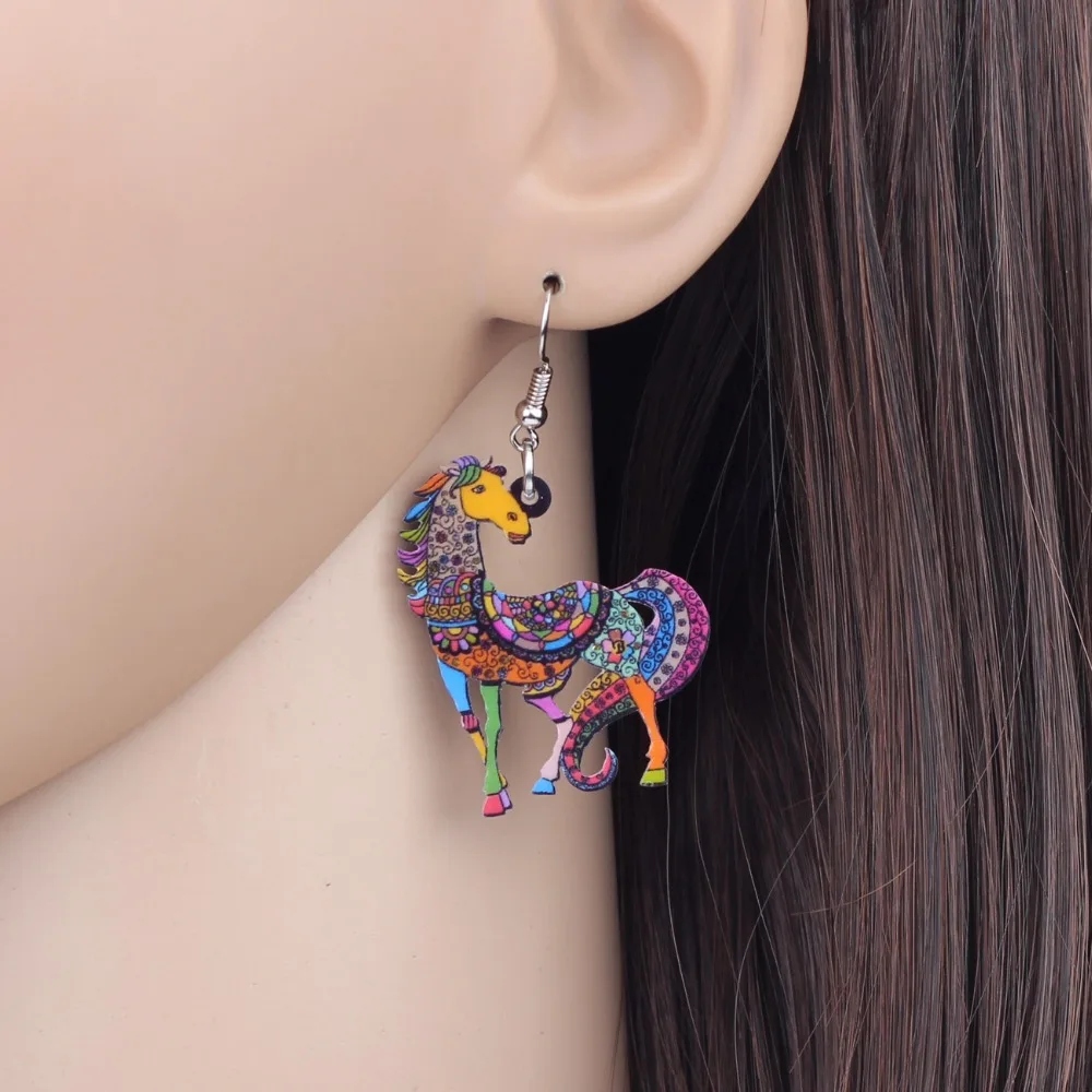 WEVENI модные милые Длинные акриловые висячие серьги в виде лошади уникальный стиль