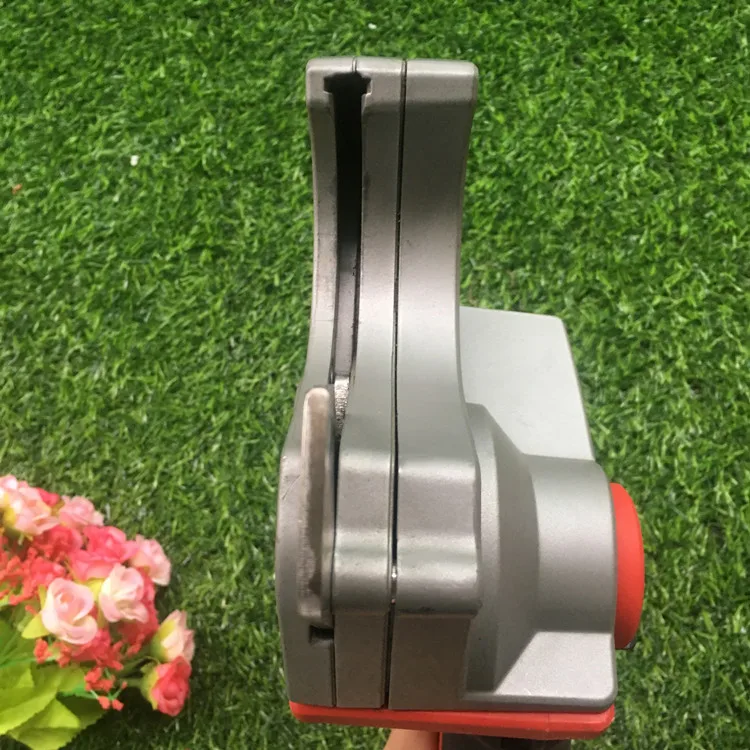 Milwaukee 2470 M12 имеет щеточную литиевую батарею, электрическая для трубы из ПВХ для резки, с батареями 3A, зарядное устройство.(Подержанные продукты
