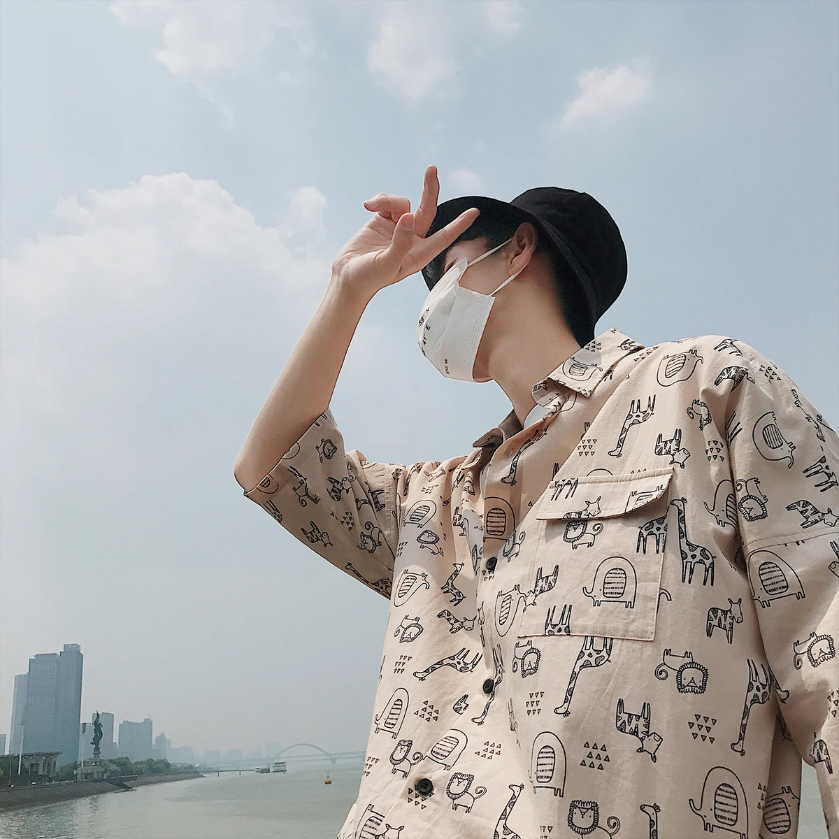 2018 Summer New Youth Popular Campus Wind Five Sleeve Body Cartoon Animal Print Loose Short-sleeved Shirt Leisure | Мужская одежда
