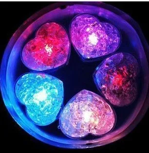 Koop 48 Stks/partij Flash Led Ice-Cubes Party Bruiloft Champagne Toren Decors Regenboog Glow In Dark Festival Supplies Gunsten