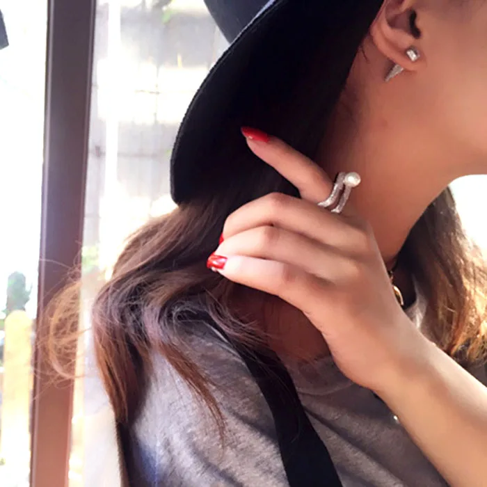 Изысканный белый золотой цвет синтетический жемчуг отверстия кольца для женщин