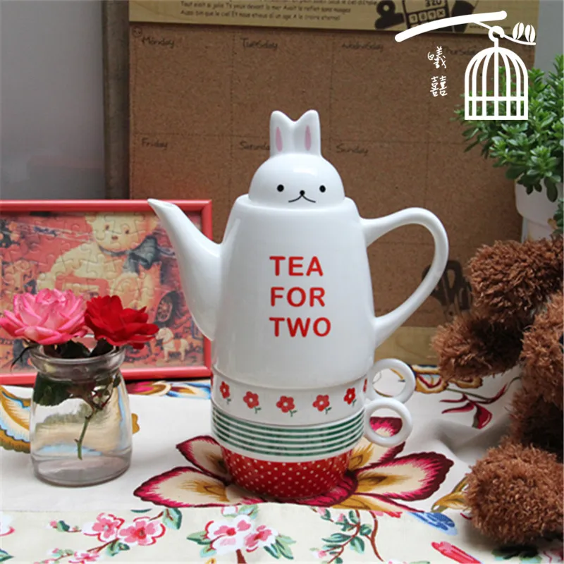 

Cute Small rabbit head cover tea for two ceramic teapot with 2 cup Leisure European afternoon tea set 3 overlapping cup pot suit
