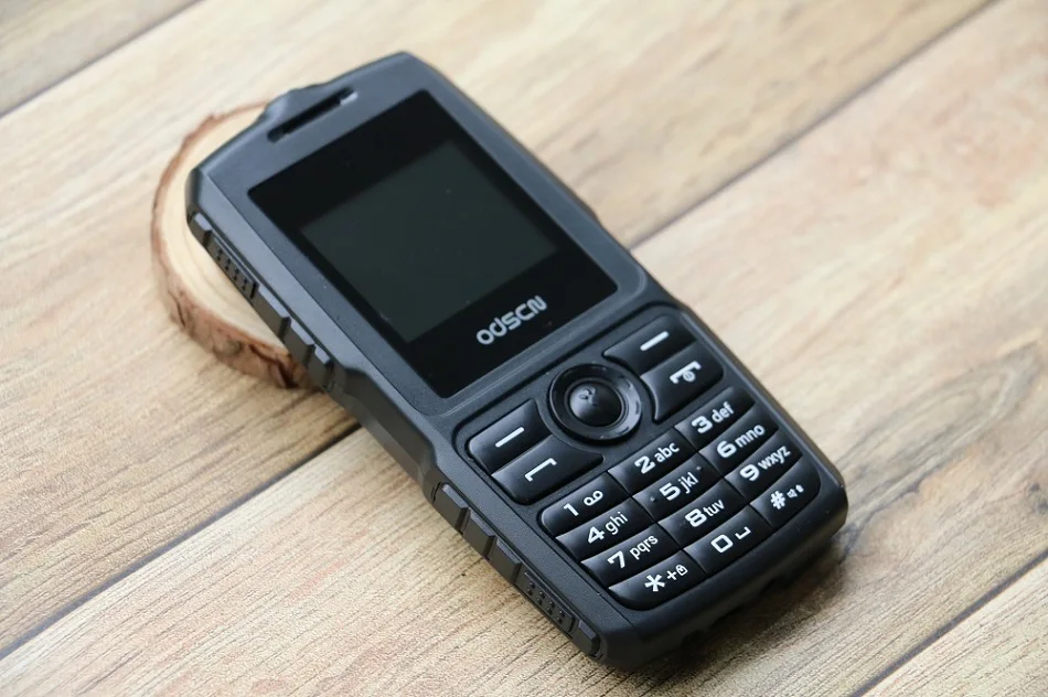Тонкий прочный мобильный телефон, две sim-карты, Whatsapp, электронная книга, Bluetooth, камера, фонарик, 3,5 разъем, радио, русская клавиатура, мобильный телефон - Цвет: Черный