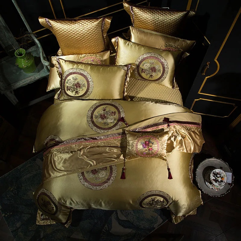 

Golden Silver Red Luxury Wedding Royal Bedding sets Queen King size Embroidery Silk Satin Bohemia Duvet cover Bed sheet set