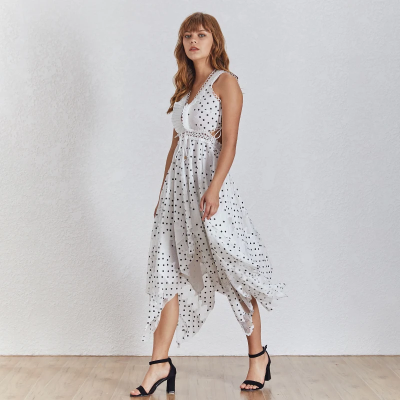 TWOTWINSTYLE летнее женское платье в горошек с v образным вырезом без рукавов открытыми