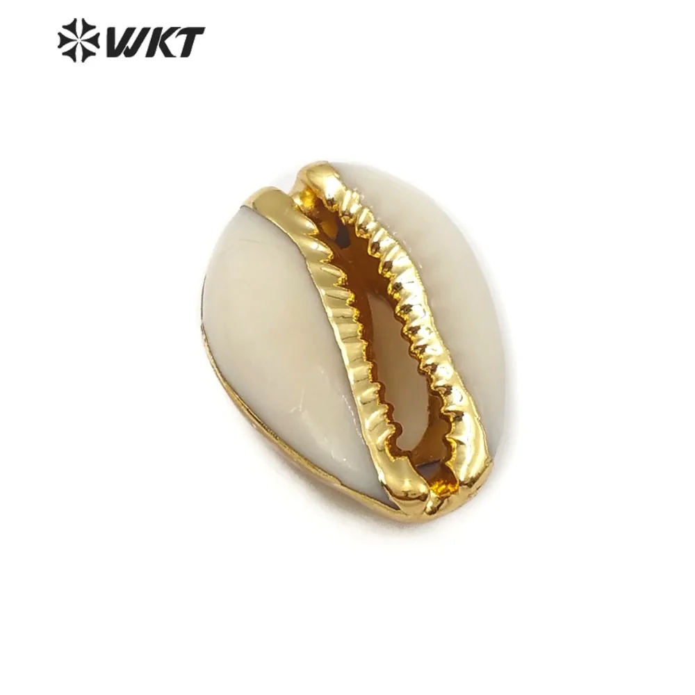 

WT-JP119 Wholesale Natural Cowrie Pendant Gold Electroplated Sea Shell Beads For Women Bracelet Necklace Jewelry Making