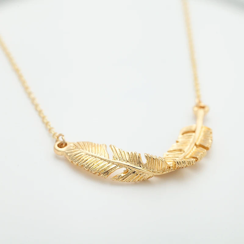 

Alloy Gold Multilayer Feather Charm Necklace Long Chain Metal Gold Round Coin Pendant Necklace for Women Gift MYC04008