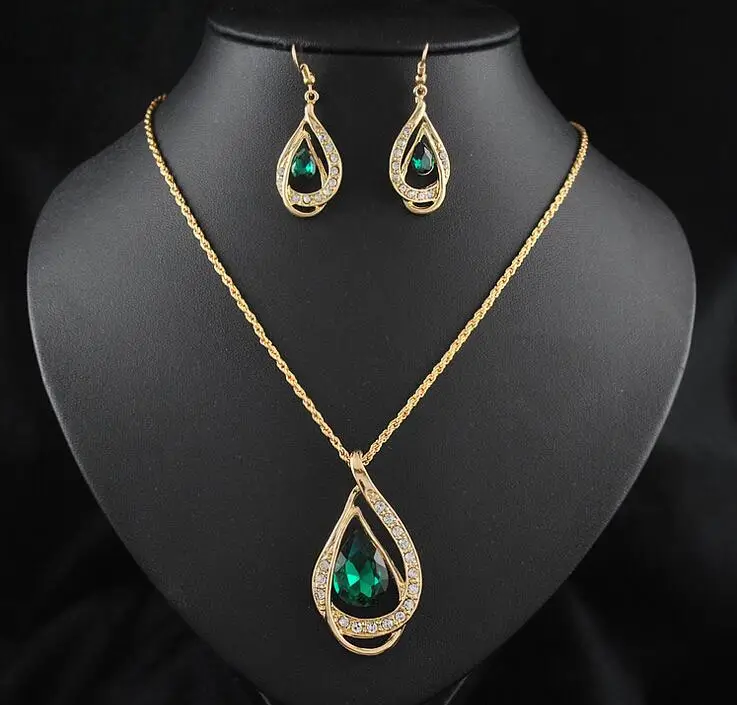 Женский ювелирный комплект из колье серёг и кольца с австрийскими кристаллами|new