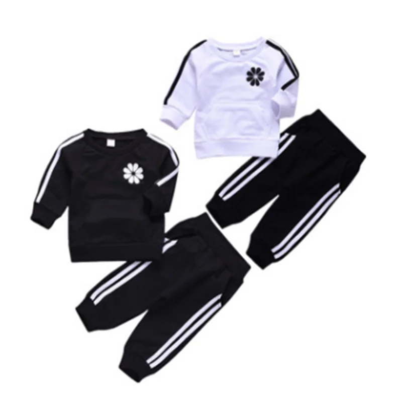 Новые модные комплекты одежды для маленьких мальчиков и девочек черно-белая