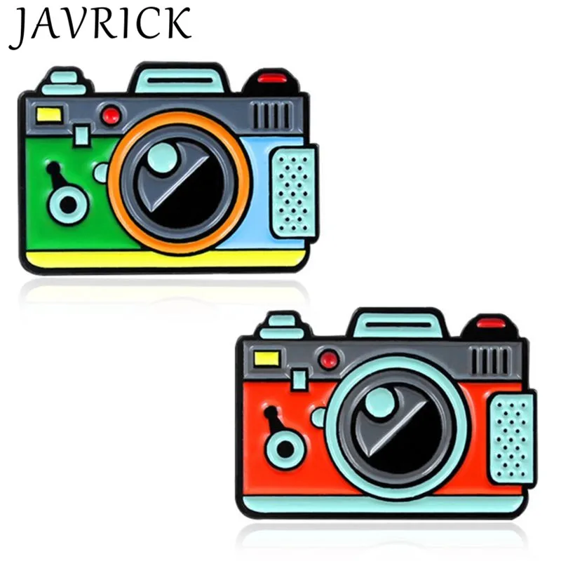 Милая разноцветная брошь из сплава в форме камеры с изображением героев