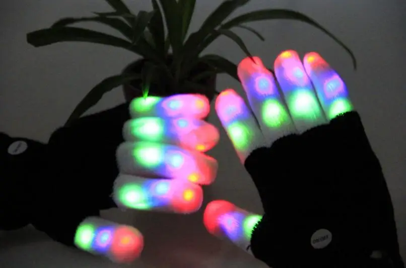 Инсигма шоу краснодар. Световое шоу москва артисты. Группа светящиеся. Вертушка светящаяся на палочке. Барабанное шоу купера.