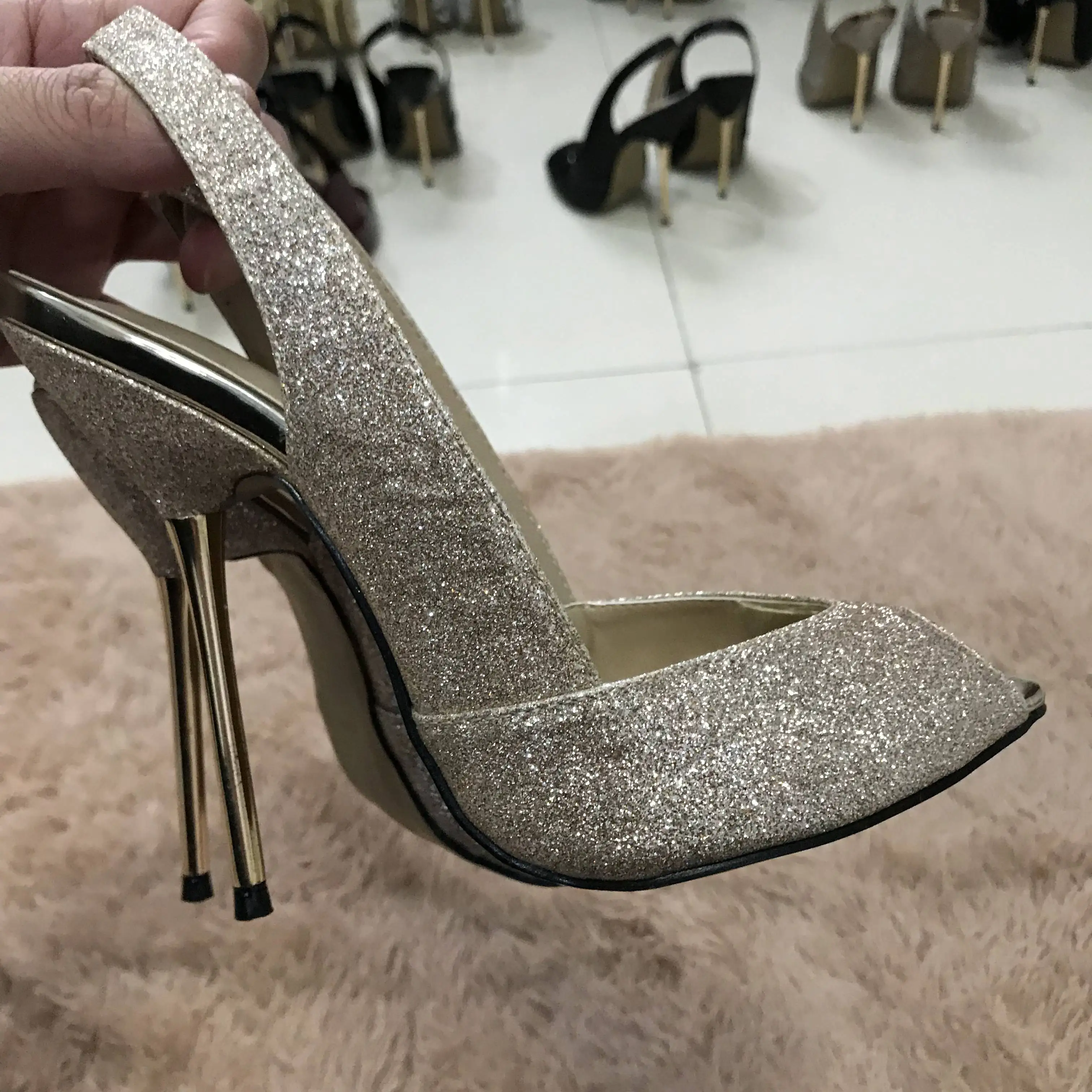 CHMILE CHAU/пикантные женские модельные туфли-лодочки для вечеринок; женские туфли с открытым носком на шпильке с ремешком на пятке; Escarpins Talons Femmes; 3845-g11