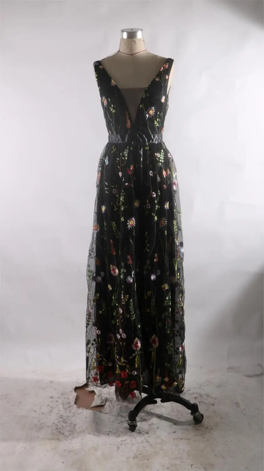 Сексуальное платье без рукавов с v-образным вырезом обтягивающее открытой спиной