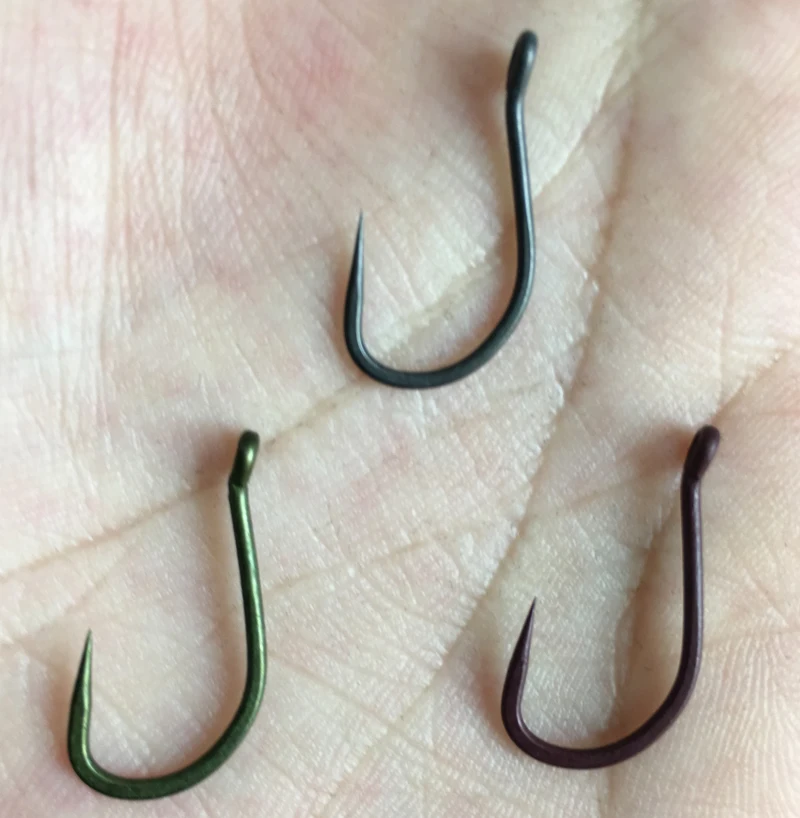 

2023 100 X Barbless Choddy T Carp Hooks with straight point -PEFE Coated in Various Colos for Carp Fishings