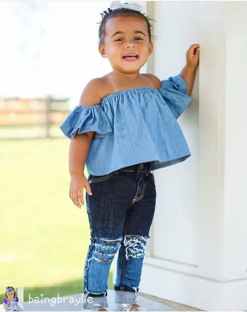 Джинсовая рубашка с открытыми плечами для маленьких девочек красивая летняя