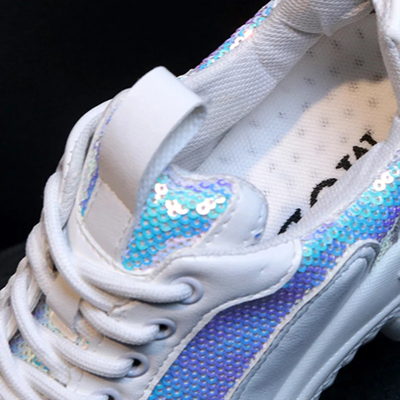 Женские кроссовки на вулканизированной подошве черные с блестками дышащие