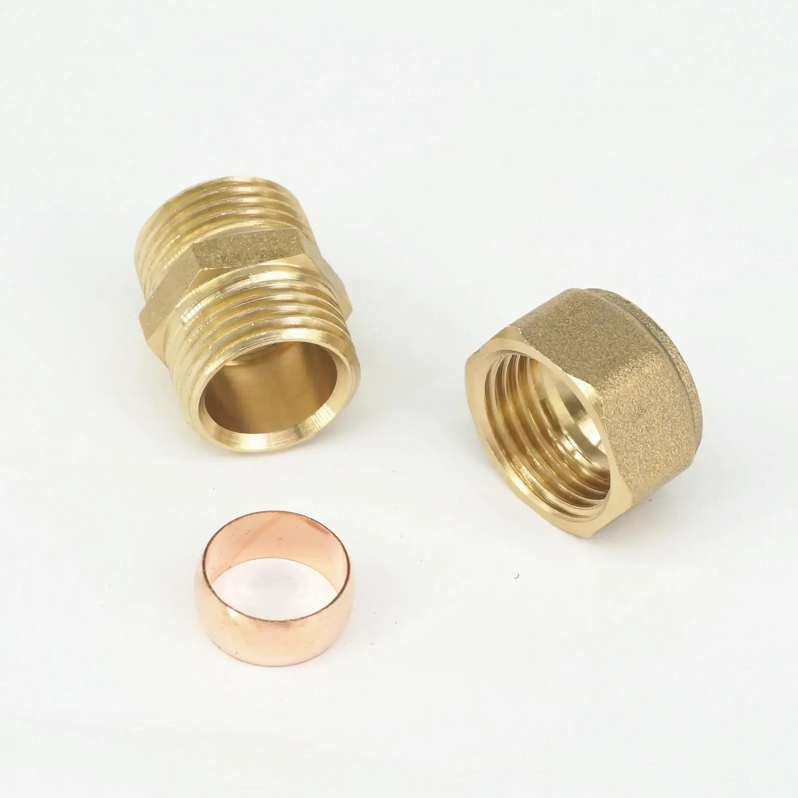 Латунная наружная резьба BSP 1/2 дюйма подходит для трубы с наружным диаметром 15 мм