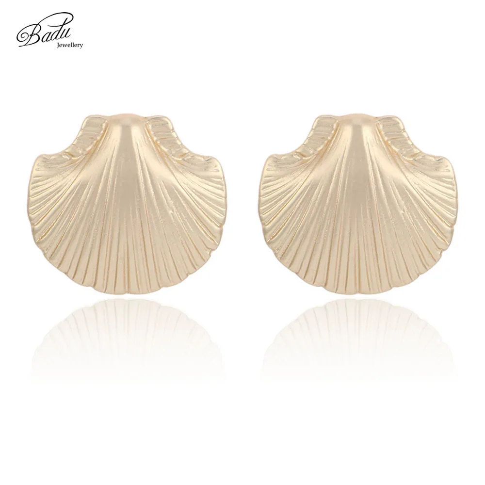Женские серьги гвоздики Badu золотистые в виде ракушек богемные летние