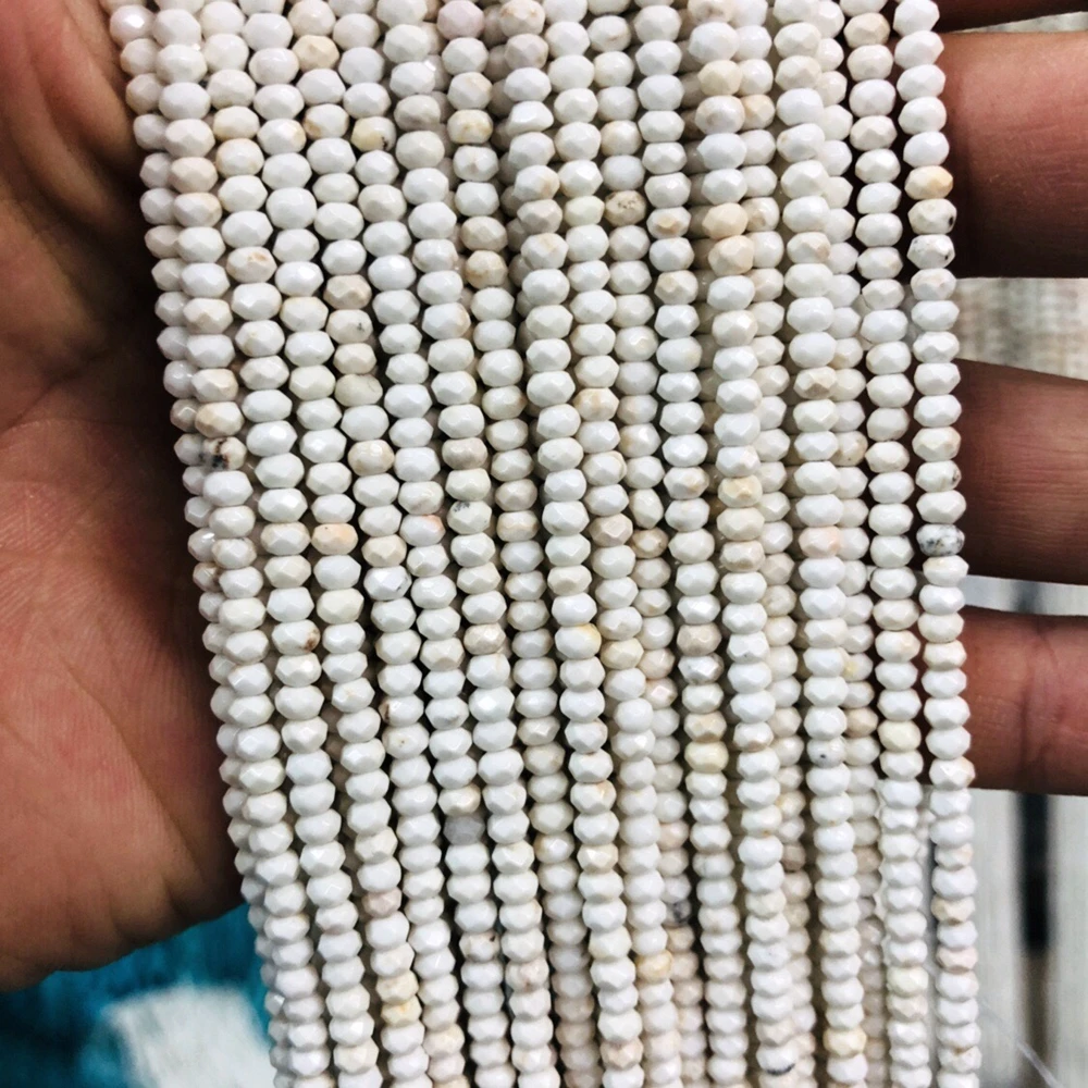 Оптовая продажа крошечные разделительные бусины из натурального магнезита Howlite