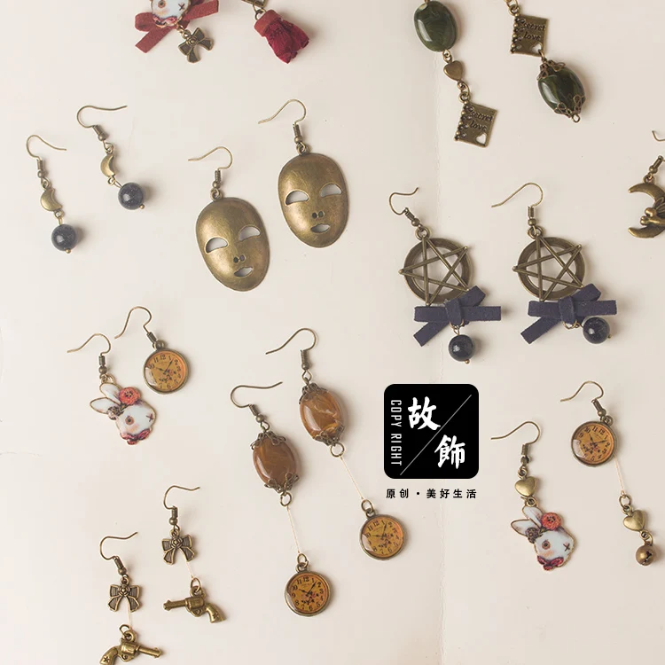 Фото Серьги-гвоздики лолита в стиле ретро милые украшения с бронзовыми часами