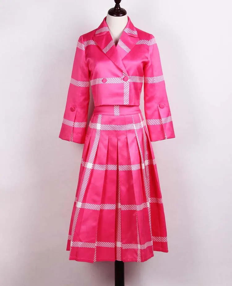 Рисунок 2 - Женский двубортный блейзер в клетку и шорты