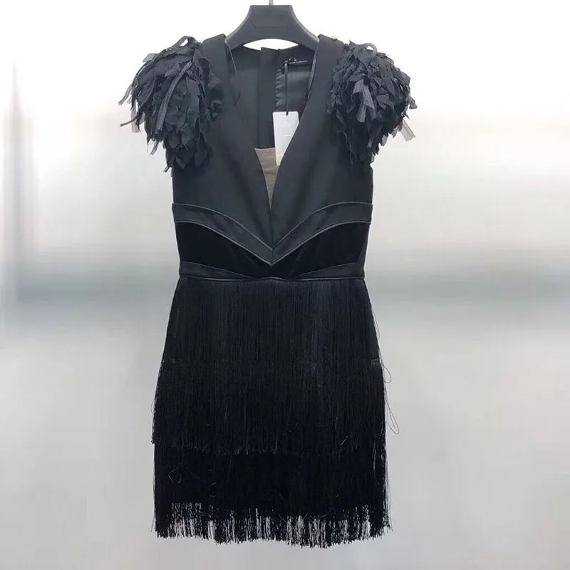black dress TWOTWINSTYLE мини-платья в стиле пэтчворк с кисточками, женские сексуальные черные вечерние платья без рукавов с v-образным вырезом, женская модная одежда, осень - Цвет: black dress
