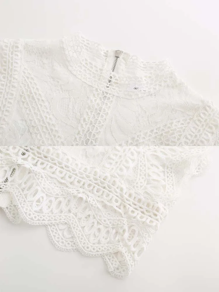 

yinlinhe White Lace Blouse Women o neck Turtleneck Autumn tops women sleeveless hollow out floral ladies elegant slim tops 1195